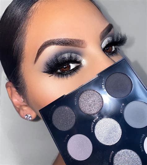 grey eyeshadows